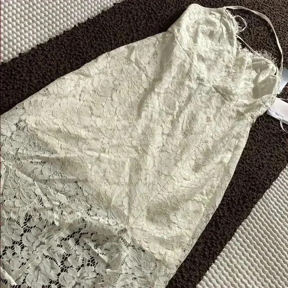 Lulus - Picture 2 of 6